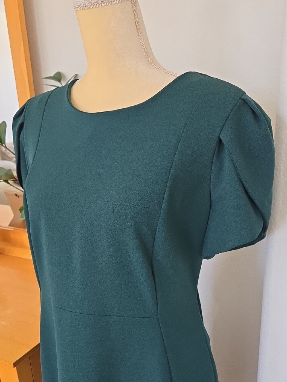 Calvin Klein Deep Green Tulip-Sleeve Midi Sheath Dress - Picture 2 of 10